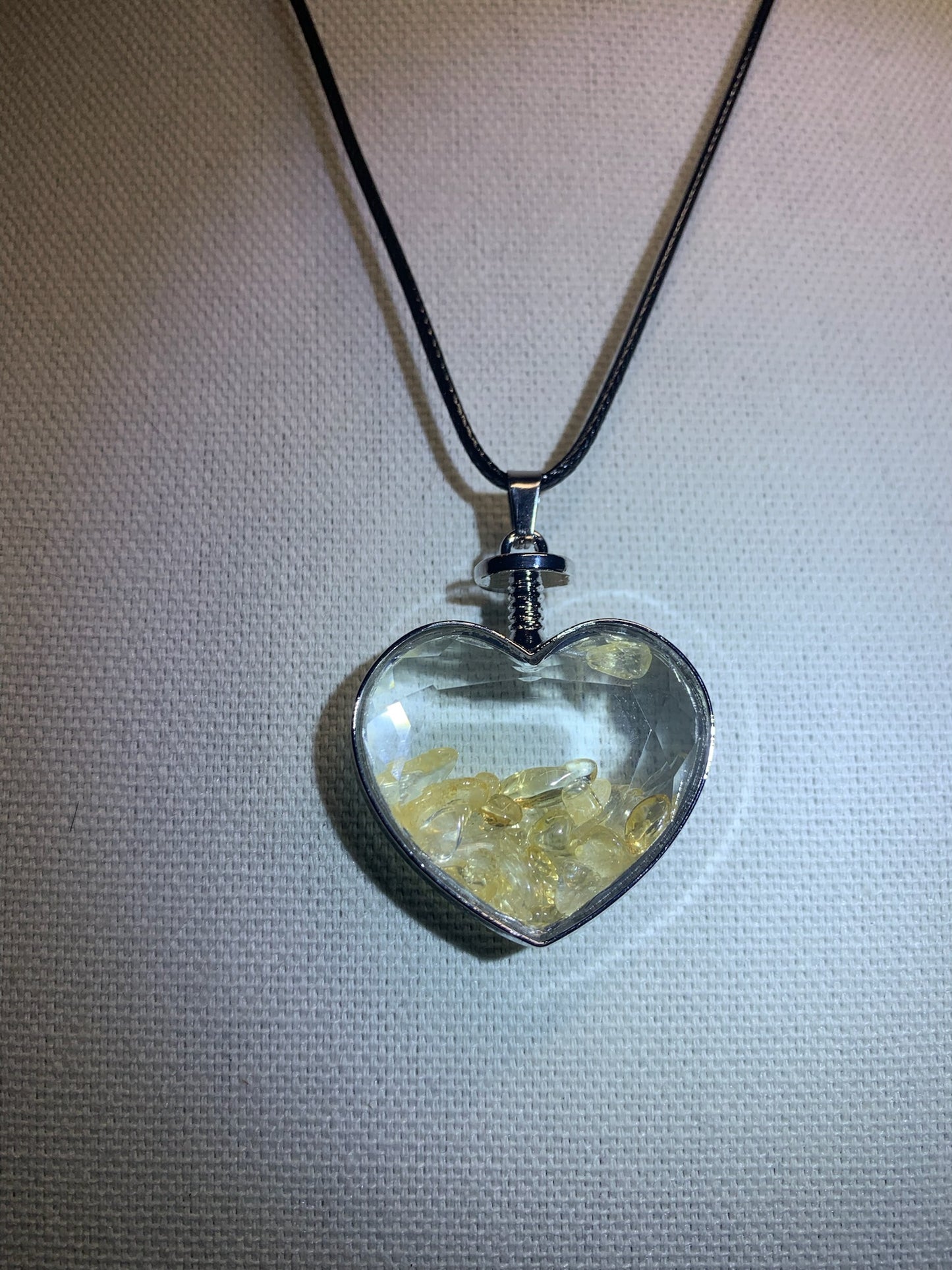 Crystal Pendant Necklace with Chips